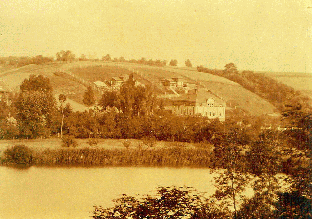 vzhled budovy  1930 zvtit
